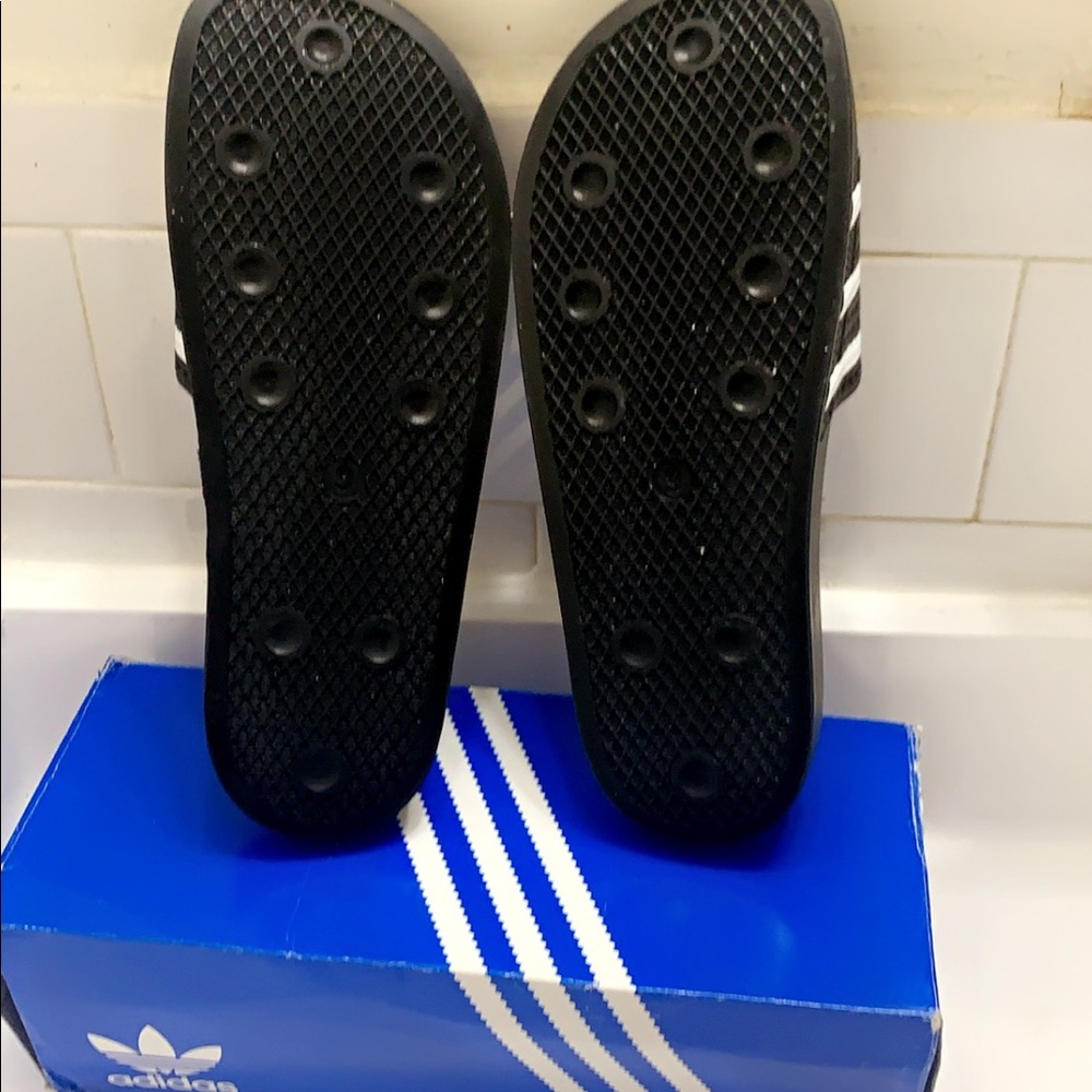 FREE GIFT - HAPPY HOLIDAYS 🛍🛍 - Picture 3 of 6